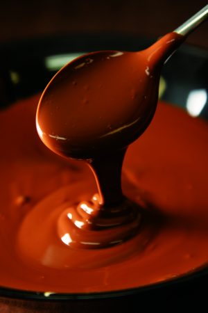 チョコレートの溶けるイメージ画像