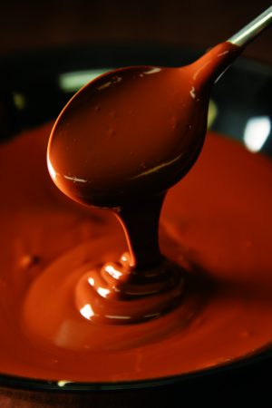 チョコレートの溶けるイメージ画像